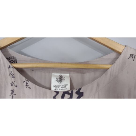 Endless Knot Art 100% Rayon womens top Asian inspired script motif - Picture 9 of 12